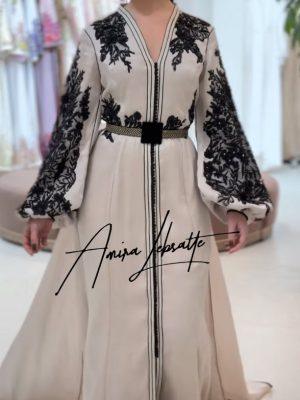 Caftan Zina doré élégant pour mariage oriental – location disponible partout en France