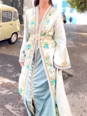 Robe caftan élégante en satin pour location à distance dans toute la France - modèle Shaima